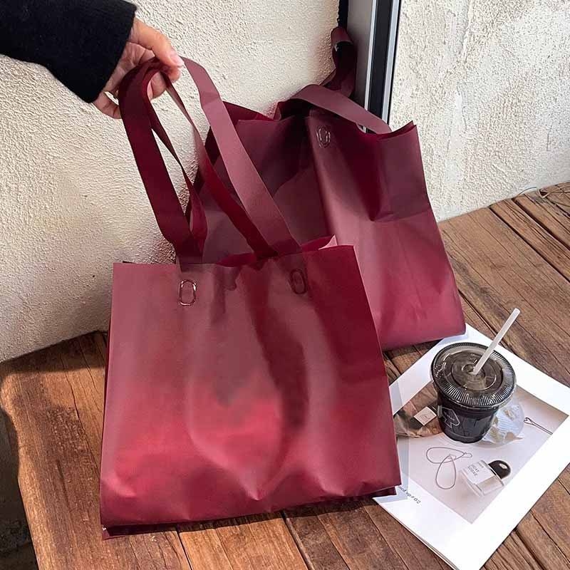 Plastična torba za pakiranje odjeće s mat površinom i mogućnošću tiskanja logotipa za darovno pakiranje; dvostruka debljina 16 slojeva; brend Haoxin Packaging