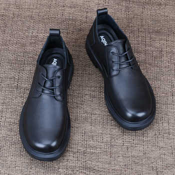 Muške kožne cipele za poslovni stil loafers; gornji dio od kože prvog sloja goveda; potplat od gume; ulošak od kože prvog sloja svinja; podstava od svinjske kože