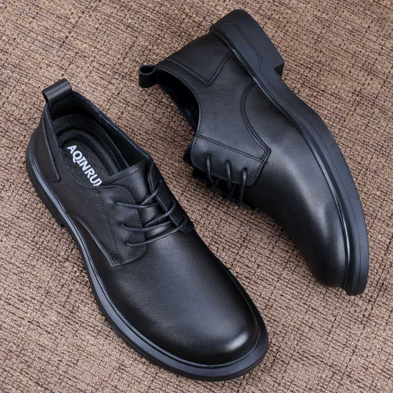 Muške kožne cipele za poslovni stil loafers; gornji dio od kože prvog sloja goveda; potplat od gume; ulošak od kože prvog sloja svinja; podstava od svinjske kože
