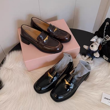 Ženski loafers slip-on s okruglim vrhom, srednji pet 3–6 cm, gornji materijal superfiber, PU uložak
