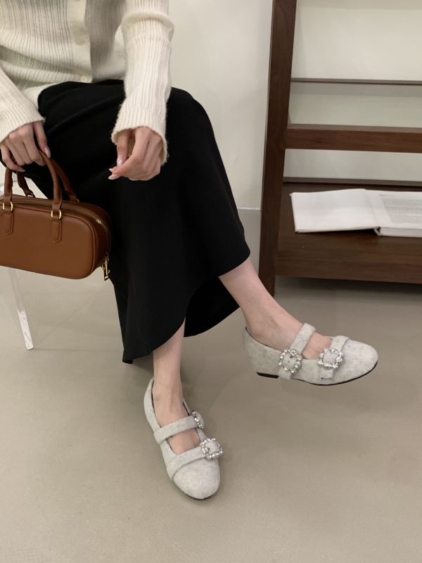 Női Mary Jane cipők, kerek orrú, magasságot növelő talp, oldalsó csattal záródó (Toe shape: Round head; Upper material: Woolen; Heel height: Low heel (<3 cm); Closure: Side buckle; Insole material: Artificial hair)