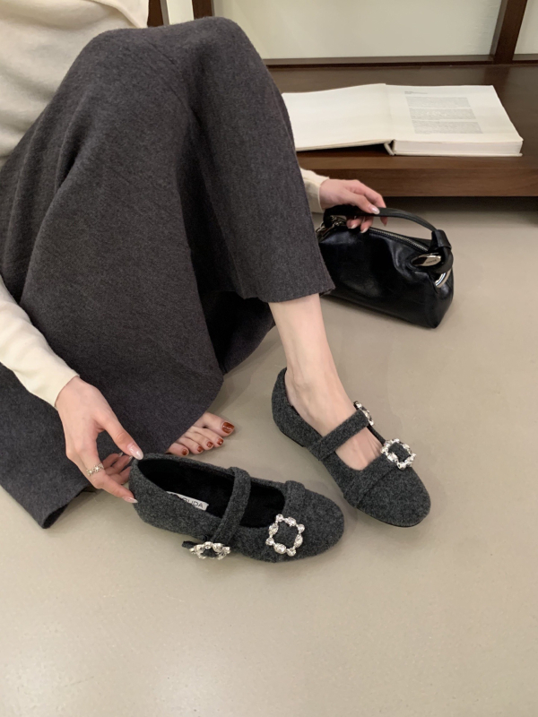 Női Mary Jane cipők, kerek orrú, magasságot növelő talp, oldalsó csattal záródó (Toe shape: Round head; Upper material: Woolen; Heel height: Low heel (<3 cm); Closure: Side buckle; Insole material: Artificial hair)