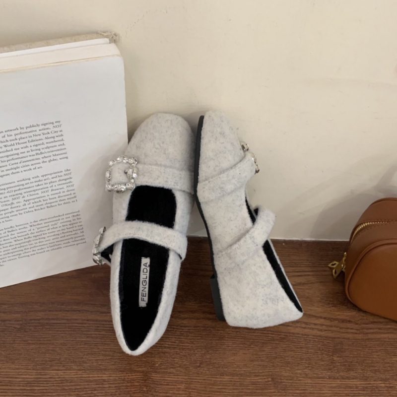 Női Mary Jane cipők, kerek orrú, magasságot növelő talp, oldalsó csattal záródó (Toe shape: Round head; Upper material: Woolen; Heel height: Low heel (<3 cm); Closure: Side buckle; Insole material: Artificial hair)