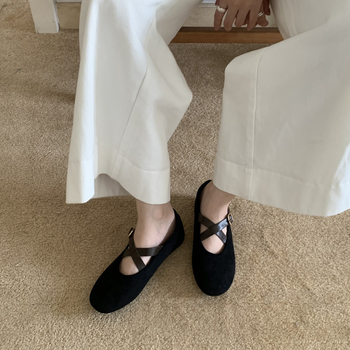 Koreai stílusú Mary Jane lapos cipő, kerek orr, gumi felső és talp, slip-on kivitel, alacsony sarok 1-3 cm