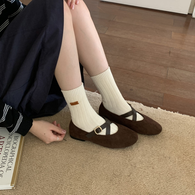 Koreai stílusú Mary Jane lapos cipő, kerek orr, gumi felső és talp, slip-on kivitel, alacsony sarok 1-3 cm