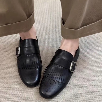 Női loaferek valódi bőrből, felsőrész tehenbőrből készült bevonattal, belső bélés természetes bőr, gumitalp, alacsony lapos sarok