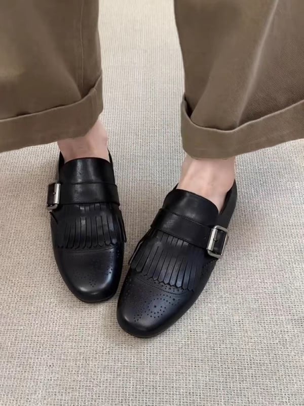 Női loaferek valódi bőrből, felsőrész tehenbőrből készült bevonattal, belső bélés természetes bőr, gumitalp, alacsony lapos sarok