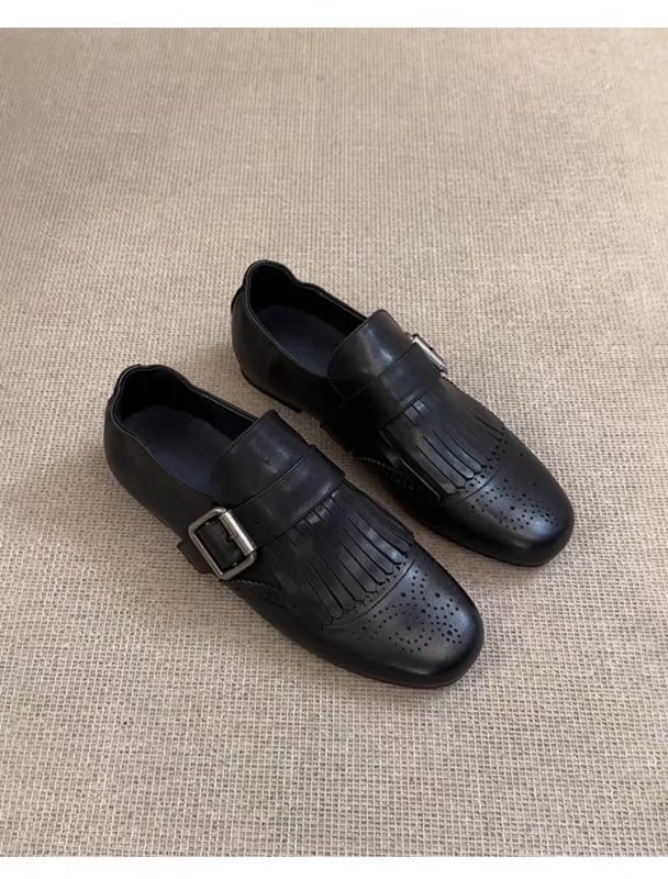 Női loaferek valódi bőrből, felsőrész tehenbőrből készült bevonattal, belső bélés természetes bőr, gumitalp, alacsony lapos sarok