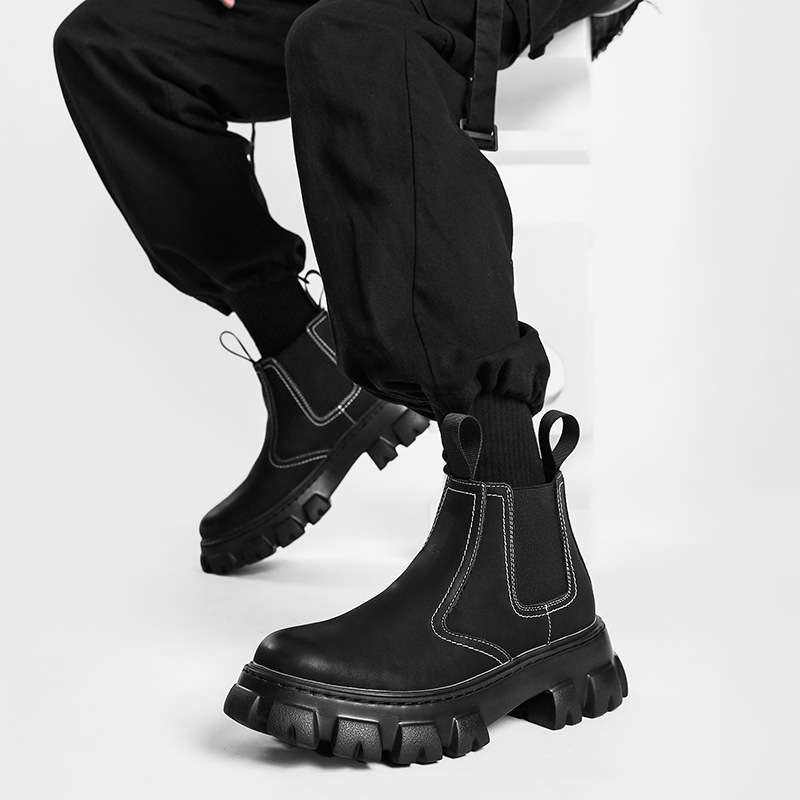 Férfi Chelsea csizmák, felsőrész valódi bőrből, középmagas szár, kerek orr, gumírozott talp, fagyos felület