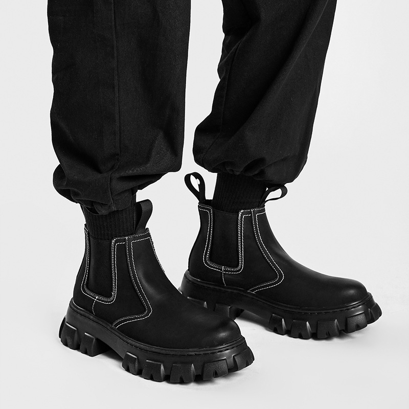 Férfi Chelsea csizmák, felsőrész valódi bőrből, középmagas szár, kerek orr, gumírozott talp, fagyos felület