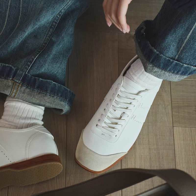 Trenerske tenisice—inspirirane boksom, britski stil, unisex casual minimalistične tenisice (gornji dio od mikrovlaknaste kože, ulošak od ovčje kože, gumeni potplat, oštar vrh, vezanje).
