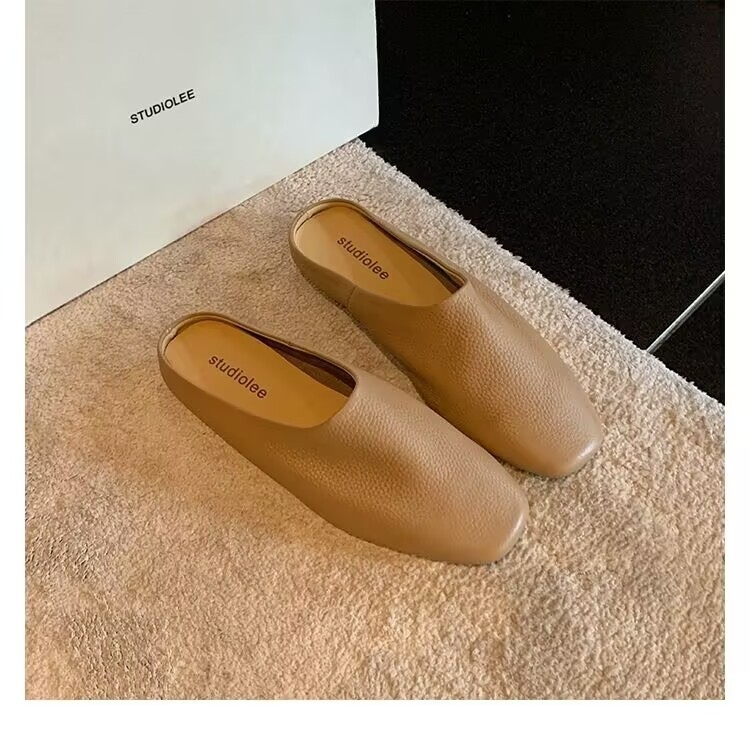 Ženske slip-on mule cipele: gornji dio od ovčje kože, unutarnji dio od svinjske kože, potplat od teleće tetive, niski potplat