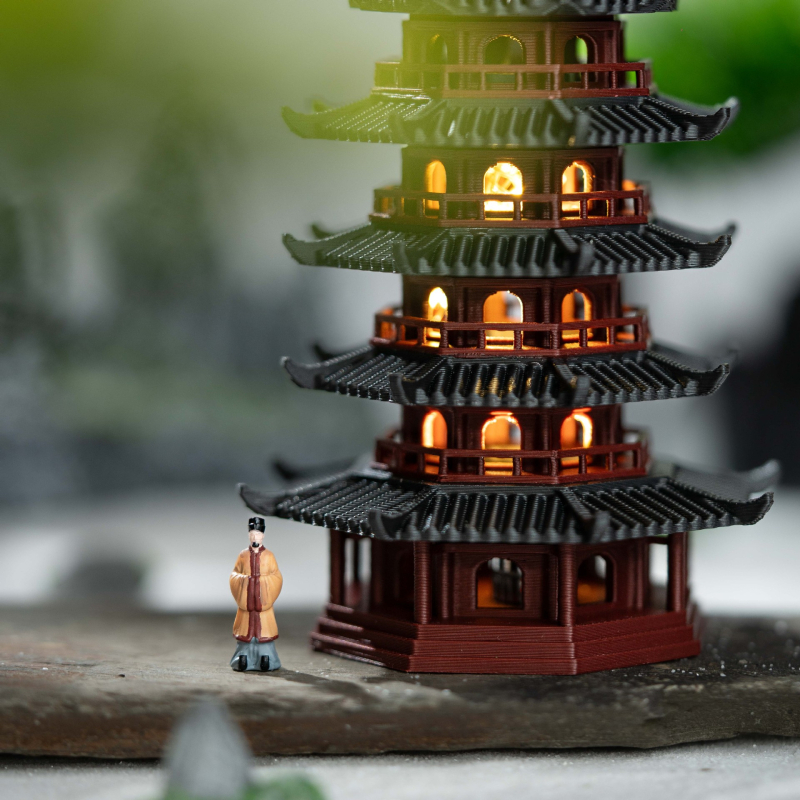 LED osvijetljena pagoda za bonsai — mini krajolik ukras, PLA plast, upijajući kamen