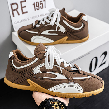 Спортни кежуъл обувки в стил немски армейски треньор; горна част от синтетична кожа; подметка гума; връзки; кръгъл нос; нисък ток 1–3 см