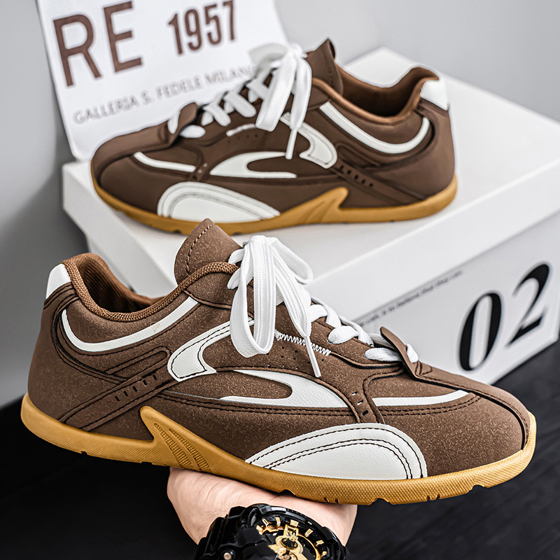 Спортни кежуъл обувки в стил немски армейски треньор; горна част от синтетична кожа; подметка гума; връзки; кръгъл нос; нисък ток 1–3 см