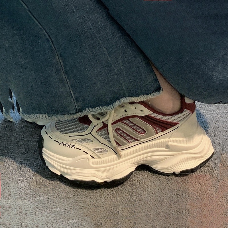 Ženske tenisice u stilu dad shoes s debelom potplatom, prozračna mrežica na gornjem dijelu, PU gornji dio, gumeni potplat injekcijom, vezanje sprijeda