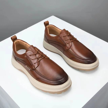 Pantofi platformă cu partea superioară din piele de vițel de primă clasă, șireturi, vârf rotund, branț din piele naturală, talpă din cauciuc spumă