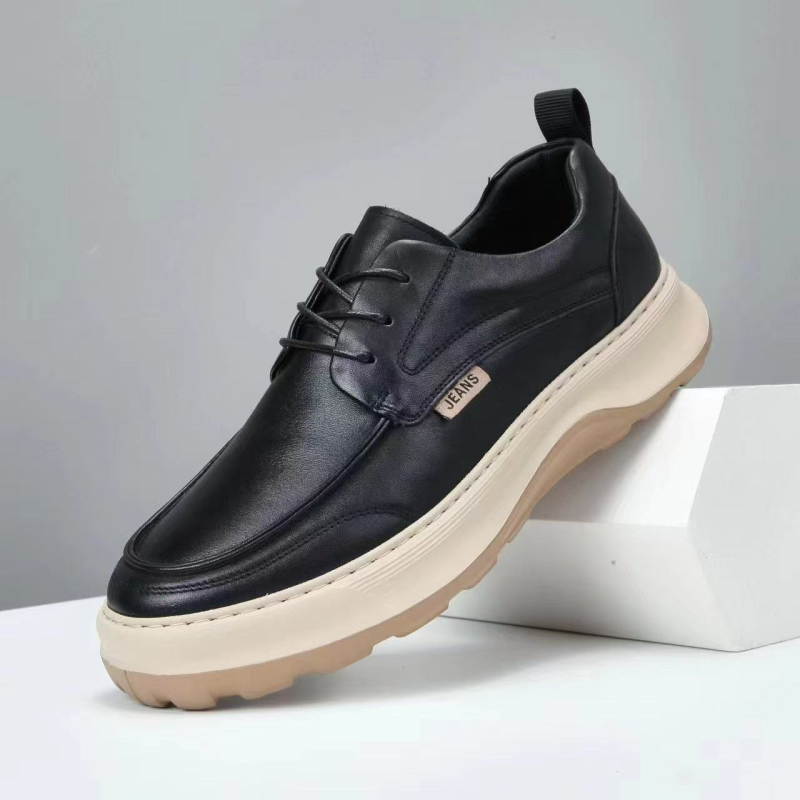 Pantofi platformă cu partea superioară din piele de vițel de primă clasă, șireturi, vârf rotund, branț din piele naturală, talpă din cauciuc spumă