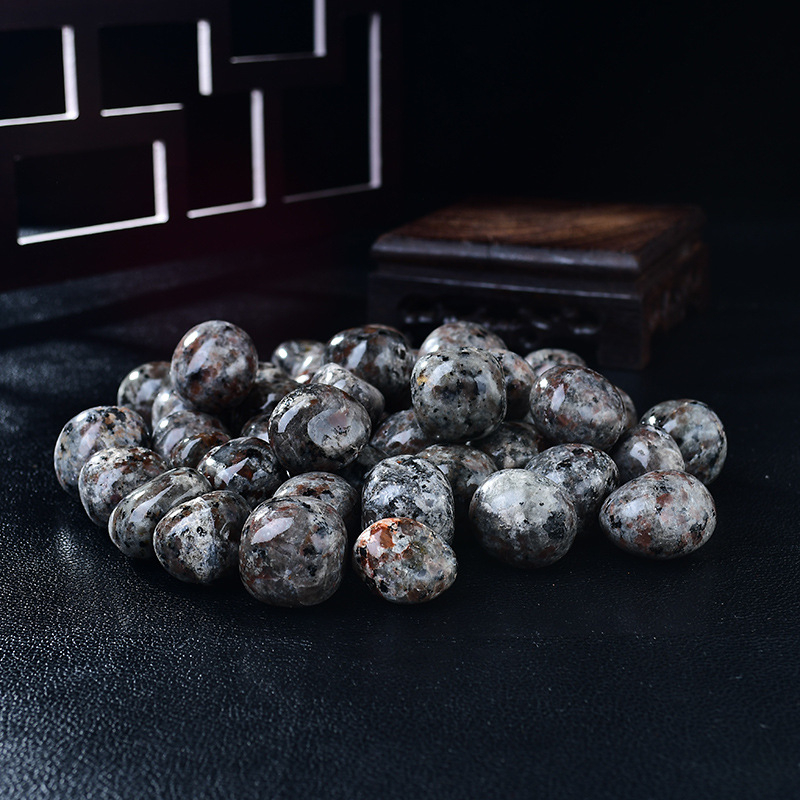 Piatră de flacără din cristal pentru decorare și joacă — stil modern și minimalist, ambalaj PP individual, cadou ideal pentru nunți, zile de naștere, absolvire, inaugurare și petreceri.