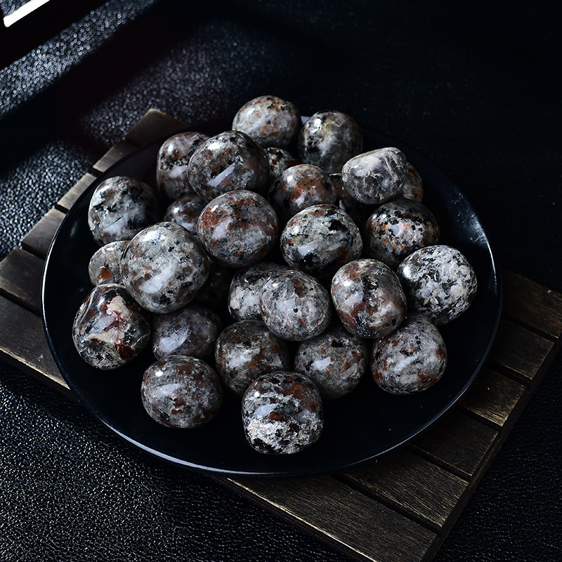 Piatră de flacără din cristal pentru decorare și joacă — stil modern și minimalist, ambalaj PP individual, cadou ideal pentru nunți, zile de naștere, absolvire, inaugurare și petreceri.