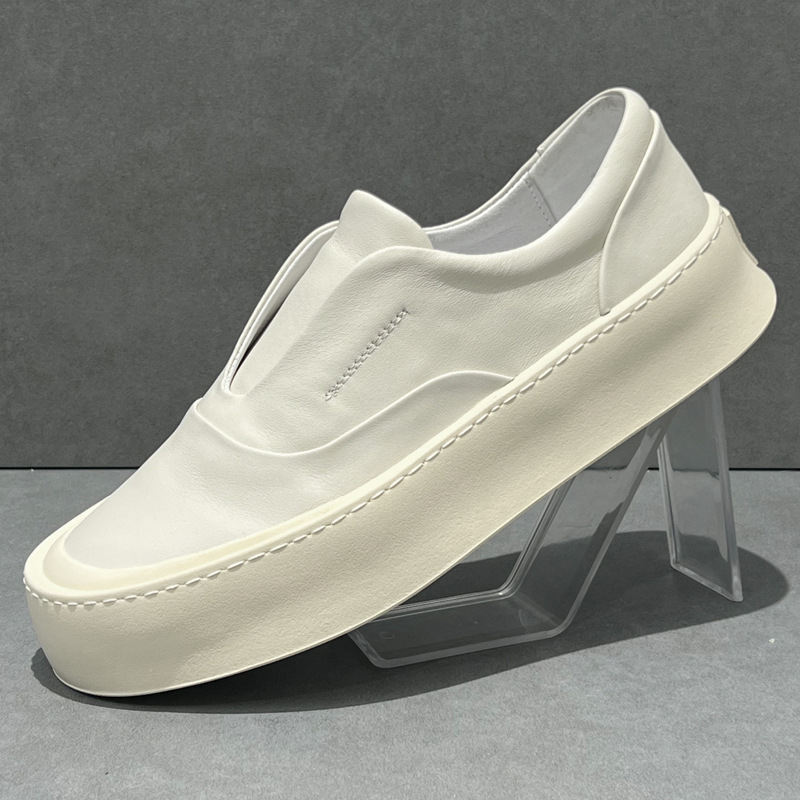 Pantofi bărbați din piele naturală cu talpă groasă, slip-on, partea superioară din piele de porc, talpă de cauciuc, vârf rotund, înălțime toc 3–5 cm