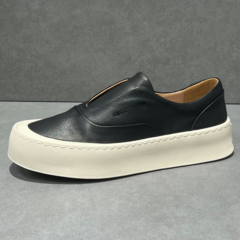 Pantofi bărbați din piele naturală cu talpă groasă, slip-on, partea superioară din piele de porc, talpă de cauciuc, vârf rotund, înălțime toc 3–5 cm