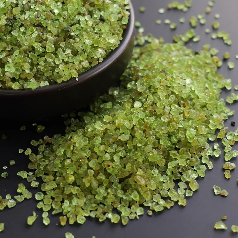 Prirodni olivinski kristalni šljunak za akvarij i posude – Geometrijski oblik; Materijal: kristal; Pakiranje: PP vrećica; Značka: Runyangshi; Stil: moderni minimalistički