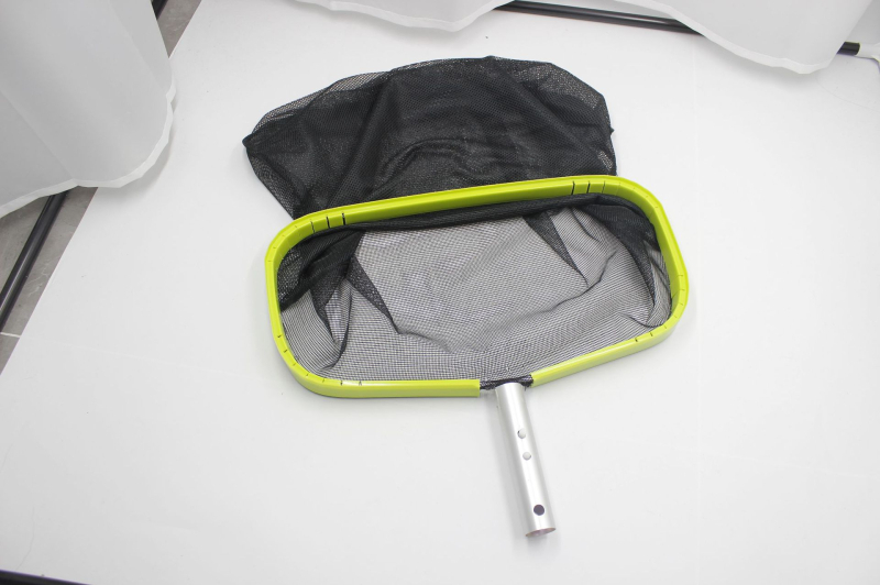 Δίκτυο καθαρισμού πισίνας για βαθιά νερά – συλλογή φύλλων και απορριμμάτων