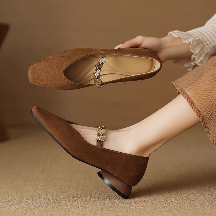 Pantofi Mary Jane cu vârf pătrat, partea superioară din piele de miel, toc mediu 3–6 cm, slip-on