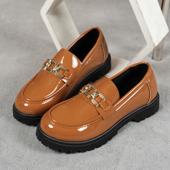 Ženske loafers, casual stil, slip-on, visina pete 6–8 cm, crepe potplat