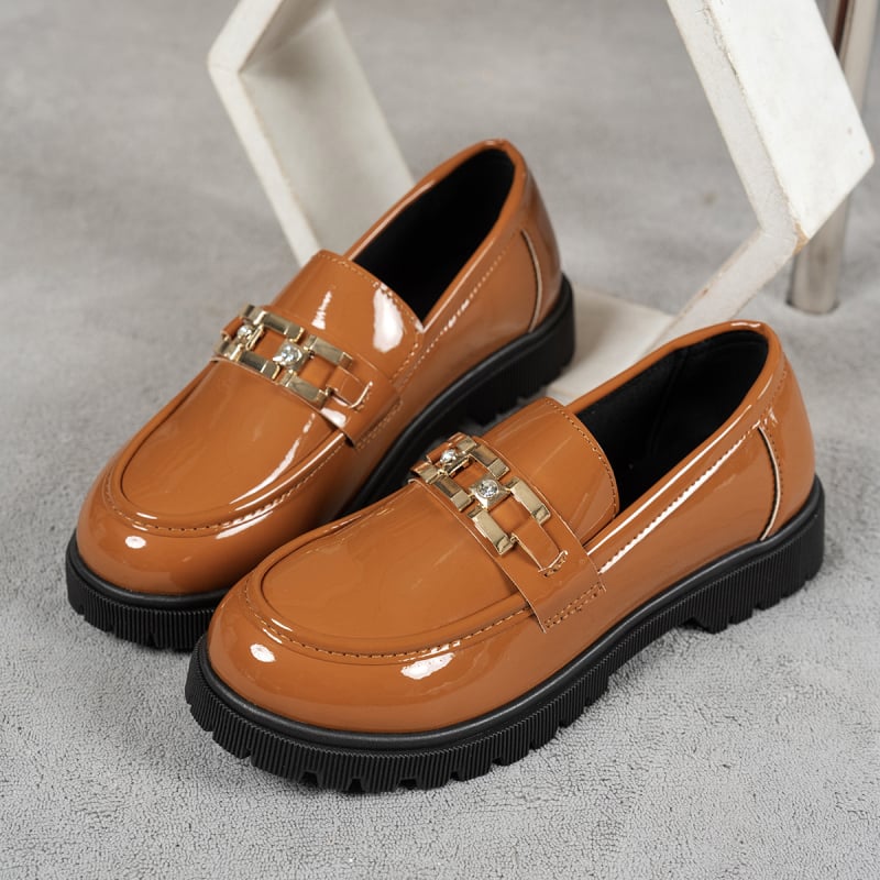 Ženske loafers, casual stil, slip-on, visina pete 6–8 cm, crepe potplat