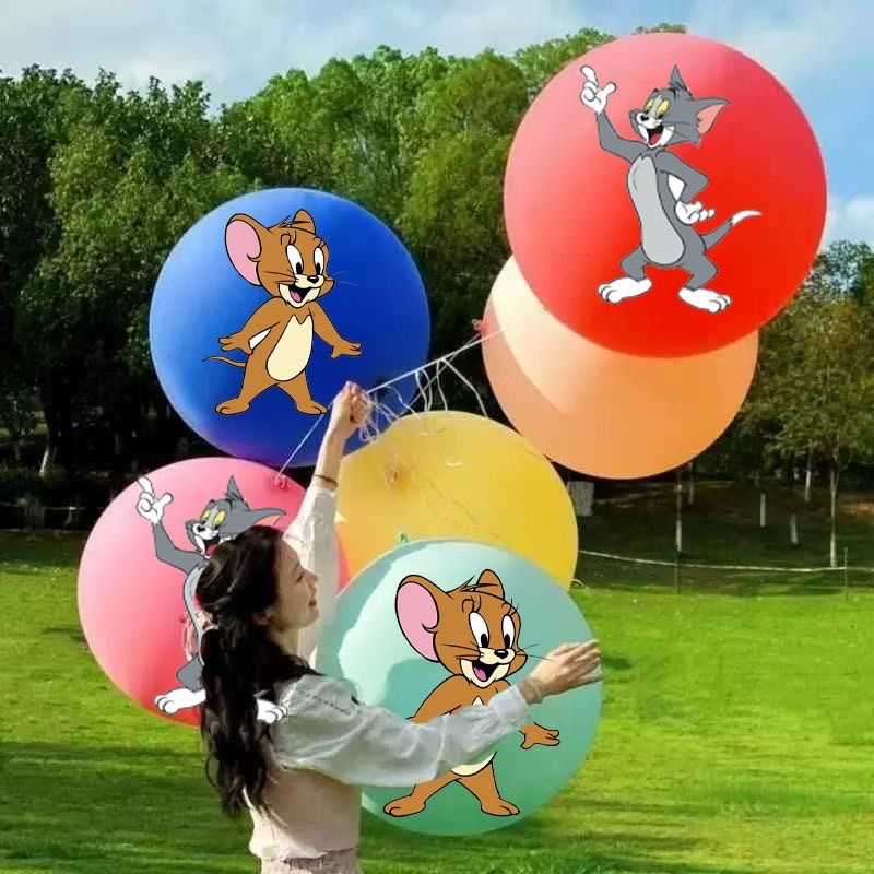 Latex kuglasti balon s karikaturnim motivima: lubenica, jagoda i nogomet — bez logotipa