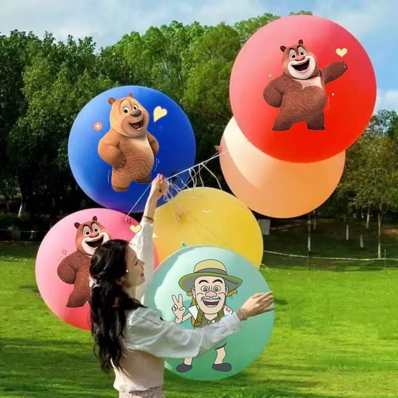 Latex kuglasti balon s karikaturnim motivima: lubenica, jagoda i nogomet — bez logotipa