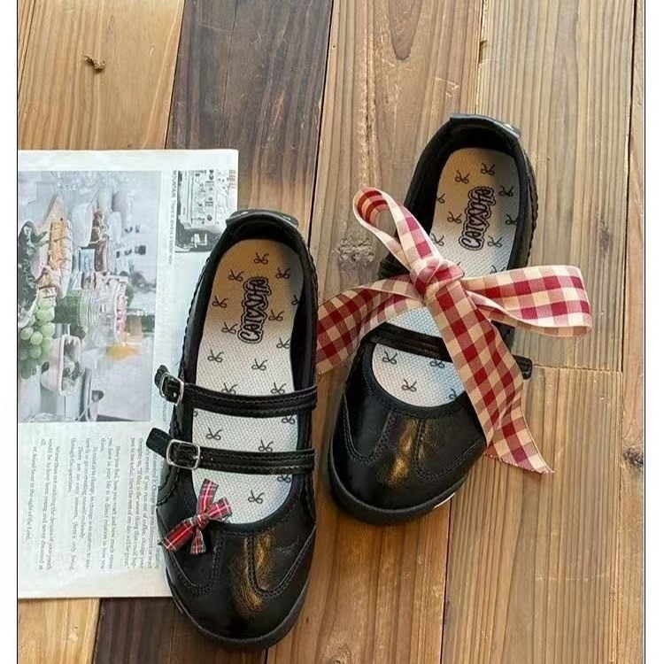 Ženske japanskog stila ravne balerinke s skrivenim podizanjem, PU gornji dio, okrugli vrh, zatvaranje Velcro, gumeni potplat