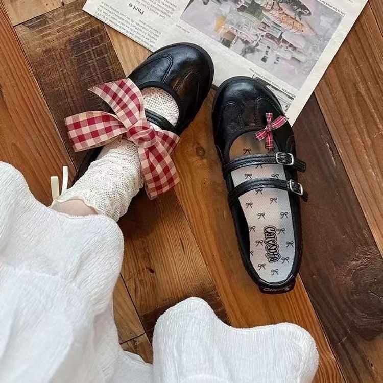 Ženske japanskog stila ravne balerinke s skrivenim podizanjem, PU gornji dio, okrugli vrh, zatvaranje Velcro, gumeni potplat