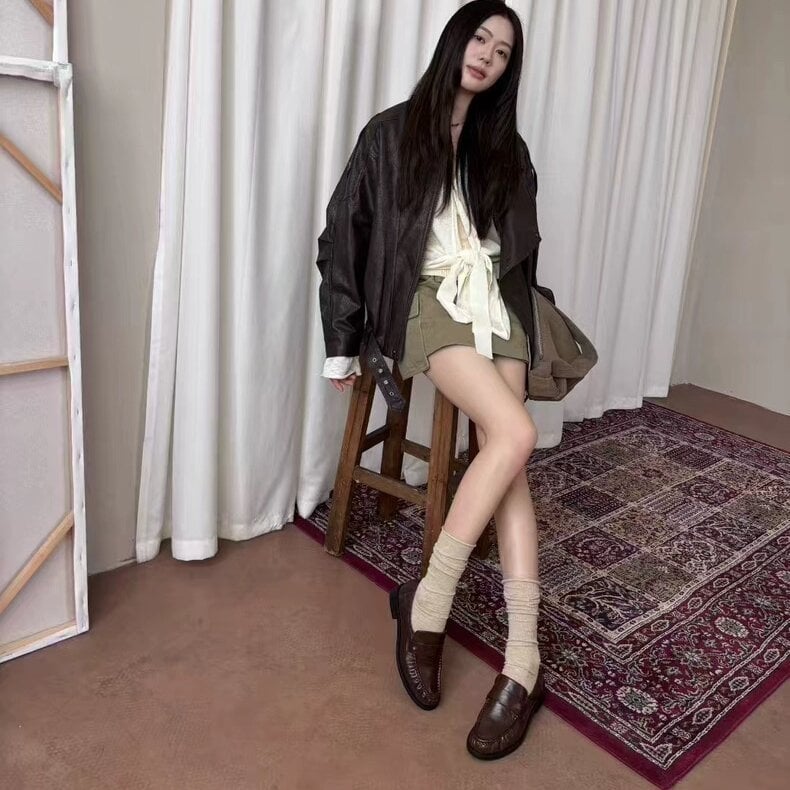 Loafers – stil britanic, vârf rotund, partea superioară: super fiber, talpă interioară: piele naturală, toc mic 1-3 cm