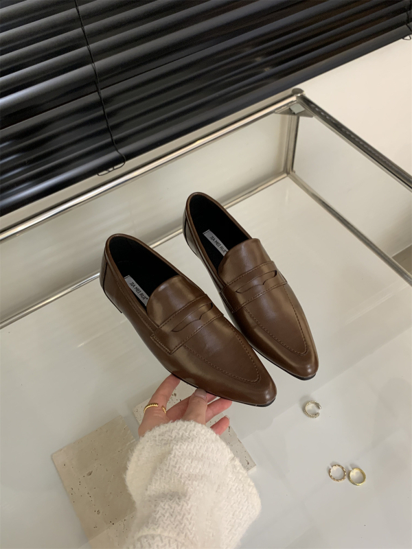 Ženske loaferice s oštrim vrhom, plosni potpetice, gornji dio od Super Fiber, ulošak od prirodne kože, slip-on, britanski stil
