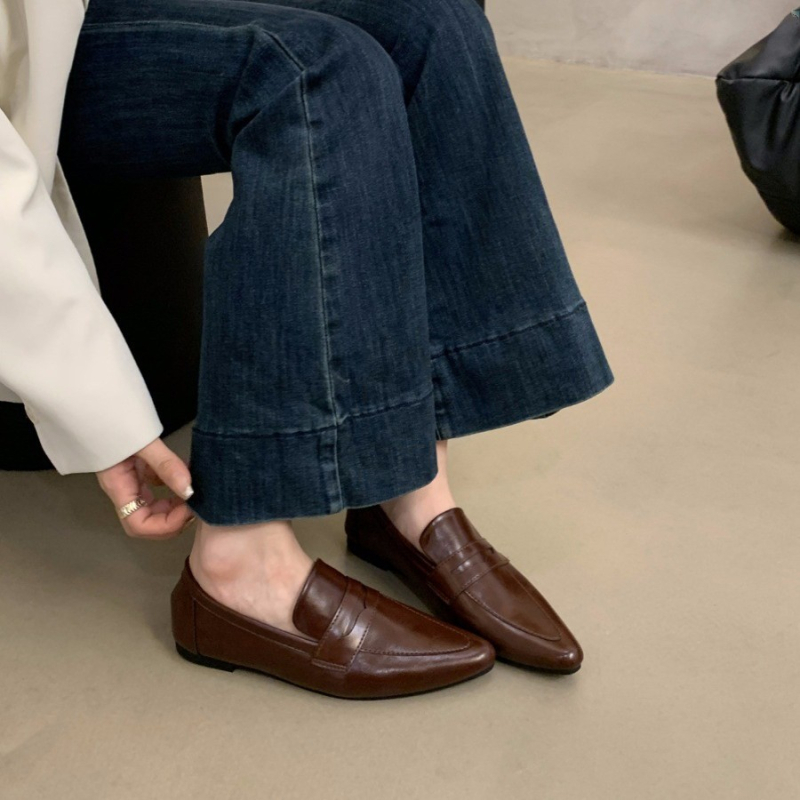 Ženske loaferice s oštrim vrhom, plosni potpetice, gornji dio od Super Fiber, ulošak od prirodne kože, slip-on, britanski stil