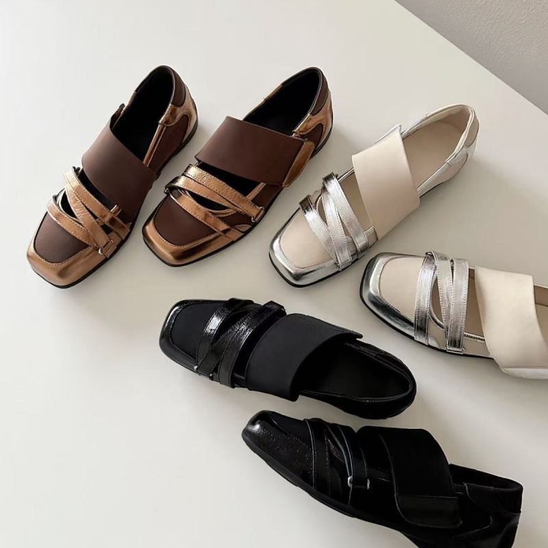 Ženske ploske cipele – kvadratni nos, gornji materijal mikrovlaknasta koža, unutarnji materijal od super vlakna, gumena tabanica, slip-on zatvarač, srednje visoka peta 3–5 cm