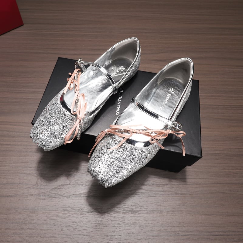 Mary Jane balerine s glitterom na gornjem dijelu, rhinestone leptir čvor, kvadratni nos, kopča, niski potpet