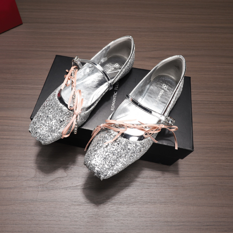 Mary Jane balerine s glitterom na gornjem dijelu, rhinestone leptir čvor, kvadratni nos, kopča, niski potpet