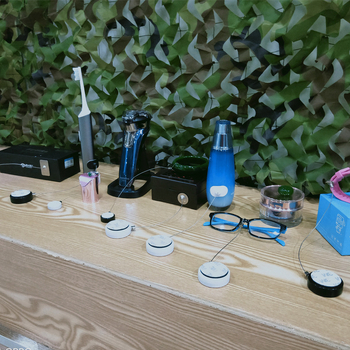 SIECAO Antikradni prikazni pretinac s automatskim teleskopskim proširenjem za nakit — automatsko proširenje; Primjena: vitrine za nakit i satove; Prilagodba: mogu se prilagoditi različiti završeci konaca; dio serije Anti-theft display