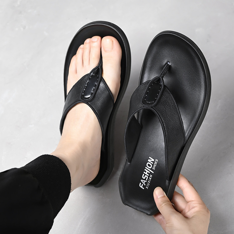 Férfi flip-flop nyitott lábujjú, csúszásmentes, szagellenálló, vezetésre, strandpapucs (Felsőrész: első osztályú bőr; Talp: poliuretán; Talp-technológia: injekció)