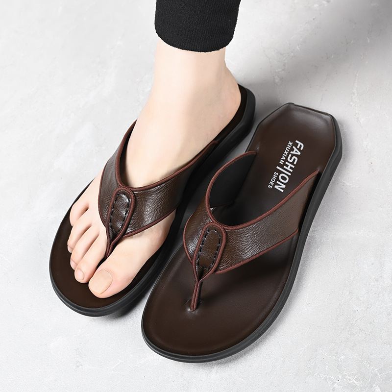 Férfi flip-flop nyitott lábujjú, csúszásmentes, szagellenálló, vezetésre, strandpapucs (Felsőrész: első osztályú bőr; Talp: poliuretán; Talp-technológia: injekció)