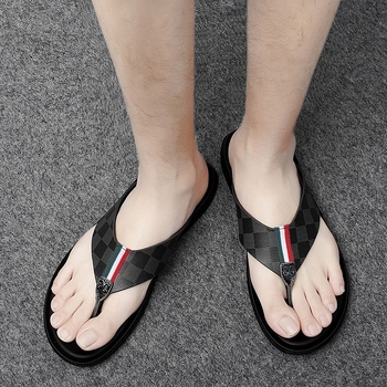 Férfi nyári tengerparti szandálok, nyitott lábujjakkal, laza stílus, PU felsőrész, poliuretán talp, flip-flop zárás