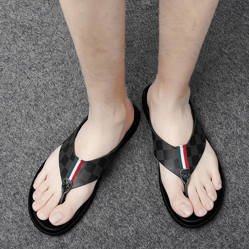 Férfi nyári tengerparti szandálok, nyitott lábujjakkal, laza stílus, PU felsőrész, poliuretán talp, flip-flop zárás