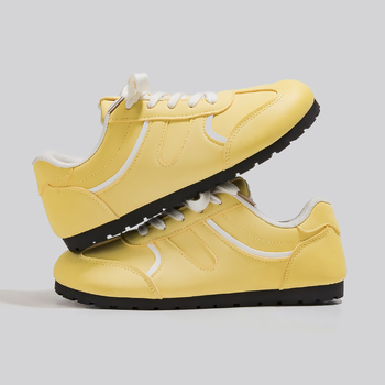 Női mindennapi cipő, négyszögletes orrú, sík talpú, PU bőr felsőrész csíkos mintával, fűzős zárás, alacsony sarok 1-3 cm