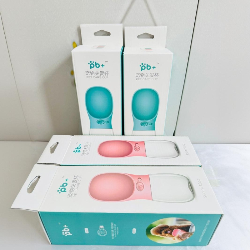 Φορητή φιάλη νερού για κατοικίδια με ενσωματωμένο ποτιστικό για σκύλους και γάτες, κατάλληλη για εξορμήσεις σε εξωτερικούς χώρους