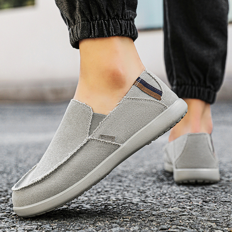 Muške platnene slip-on mokasice — prozračne, lagane, antislip, otporne na habanje; niski gornji dio, zaobljeni nos, gumasta podmetačka, tekstilni ulošak