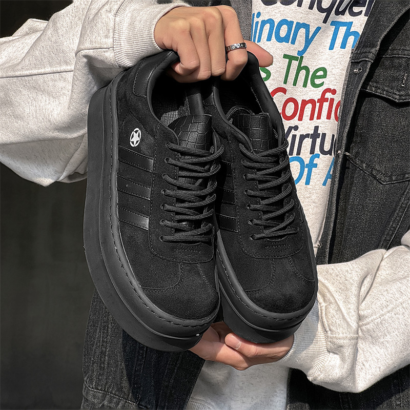 Férfiaknak szóló sportcipő kerek orral, tehénnubuk felsőrész, 3-5 cm sarokmagasság, gumitalp